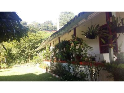 Finca en Venta Copacabana Antioquia , 1900 mt2, 3 habitaciones