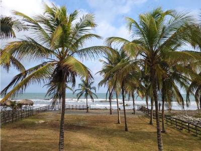 Vendo hermosa cabaña frente al mar san bernardo del viento, 320 mt2, 6 habitaciones