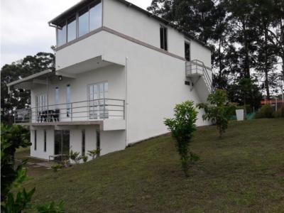 Vendo casa campestre en Combia, 2000 mt2, 4 habitaciones