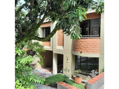 Venta Casa en Envigado el Dorado Medellín , 192 mt2, 4 habitaciones