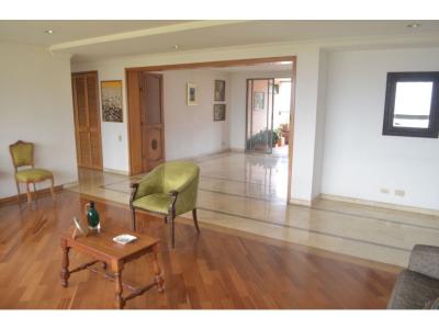 Venta de apartamento en Poblado sector los Balsos, 214 mt2, 4 habitaciones