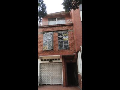 Se Vende o  Casa Rentable en Cali por Propiedad en Pereira., 250 mt2, 5 habitaciones