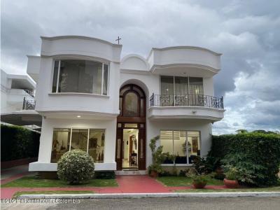 Casa en  Vereda Villa del Rosario RAH CO: 24-397, 590 mt2, 5 habitaciones