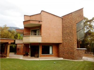 Casa en Venta en Envigado, 450 mt2, 5 habitaciones