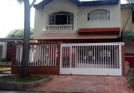 Casa En Arriendo En Barranquilla En El Limoncito A42999, 261 mt2, 4 habitaciones