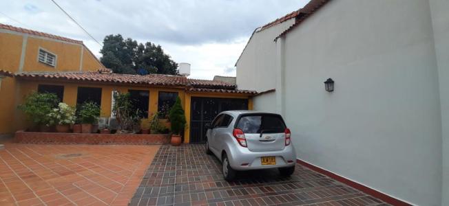 Casa En Venta En Cucuta En La Ceiba V50358, 182 mt2, 6 habitaciones