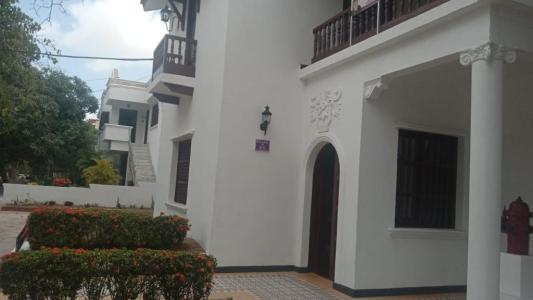 Casa En Arriendo En Barranquilla En Bellavista A52856, 700 mt2, 8 habitaciones