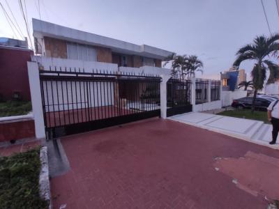 Casa En Arriendo En Barranquilla En El Tabor A52939, 600 mt2, 6 habitaciones