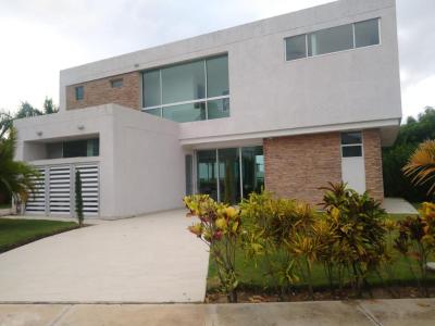 Casa En Arriendo En Barranquilla A53023, 450 mt2, 3 habitaciones