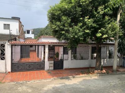 Casa En Venta En Los Patios En Urbanizacion Santa Clara V55101, 163 mt2, 4 habitaciones