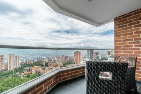 Apartamento En Arriendo En Medellin En El Poblado A62981, 106 mt2, 2 habitaciones