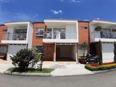Casa En Venta En Rionegro En Centro V67365, 120 mt2, 3 habitaciones