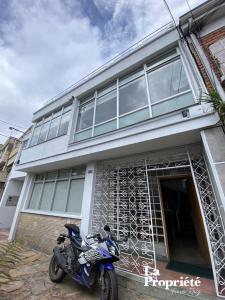 Casa Local En Arriendo En Bogota En Quinta Camacho A70005, 500 mt2, 8 habitaciones