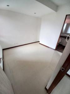 Apartamento En Arriendo En Medellin A70461, 80 mt2, 3 habitaciones