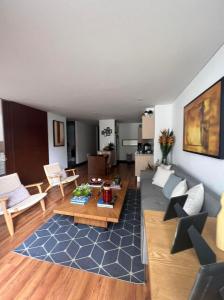 Apartamento En Arriendo En Bogota En Santa Barbara A75110, 86 mt2, 2 habitaciones