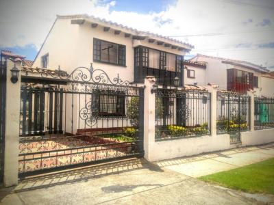 Casa En Venta En Bogota En Niza Norte V75418, 210 mt2, 3 habitaciones