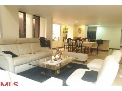 Casa en venta en Loma de Benedictinos, Envigado, 281 mt2, 3 habitaciones
