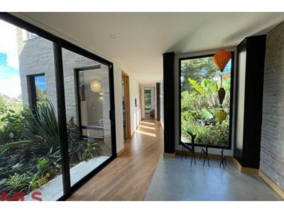 Casa en venta en Alto de las Palmas, Envigado, 350 mt2, 5 habitaciones
