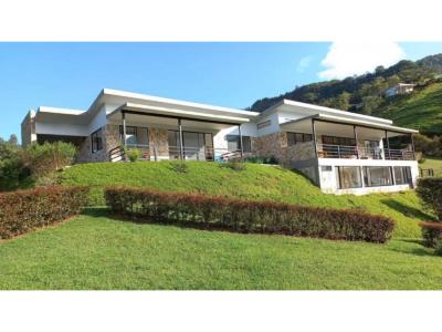 Vendo casa campestre en la ceja Antioquia, 400 mt2, 4 habitaciones