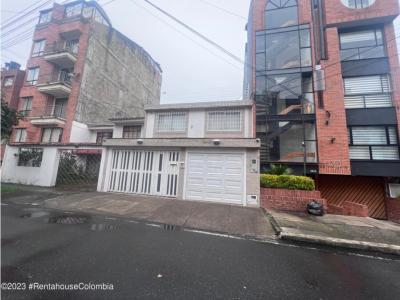 Casa en  Cedritos(Bogota) CB: 24-937, 236 mt2, 3 habitaciones
