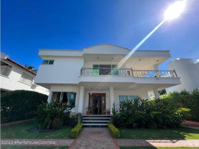Casa en  Vereda Villa del Rosario CB: 24-360, 195 mt2, 5 habitaciones