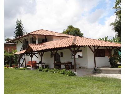 Chalet en venta en Quimbaya 3524, 279 mt2, 6 habitaciones