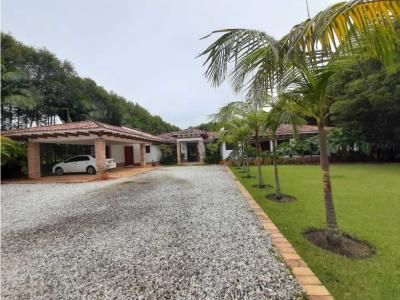 Venta  Casa Campestre en Rionegro LLanogrande sector el Hato, 450 mt2, 4 habitaciones