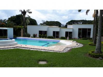 Se Vende hermosa Casa Campestre en Cerritos , 450 mt2, 4 habitaciones