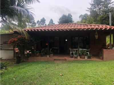 Venta de Finca en Rionegro, Antioquia, 170 mt2, 3 habitaciones