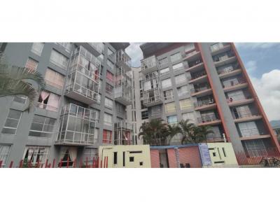 Se vende apartamento duplex con jacuzzi y parqueadero cubierto, 138 mt2, 3 habitaciones