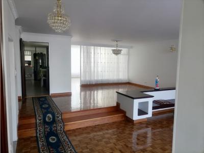 Hermosa y atractiva casa en venta en las villas-Bogota RB, 486 mt2, 4 habitaciones