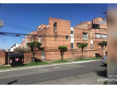 A la venta Hermosa casa  en suba Malibú Bogotá AAB, 250 mt2, 4 habitaciones