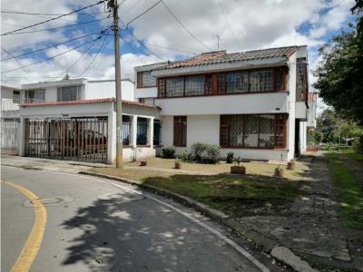 Se Vende Casa Esquinera norte Bogotá cundinamarca, 212 mt2, 3 habitaciones