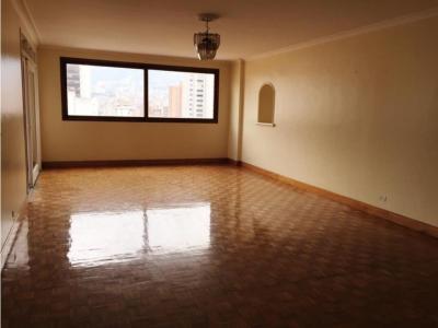 Alquiler de apartamento en el Centro de Medellin, 215 mt2, 4 habitaciones