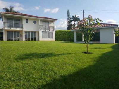 Casa campestre para venta en Cerritos, 265 mt2, 4 habitaciones
