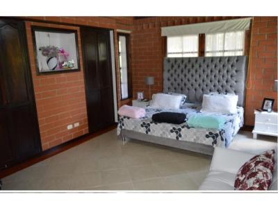 Vendo Hermosa Casa Campestre en Cerritos Pereira, 450 mt2, 4 habitaciones