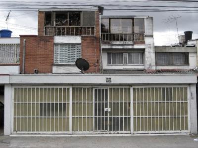 Gran oportunidad casa rentando en Modelia a la venta Bogotá CM, 454 mt2, 7 habitaciones