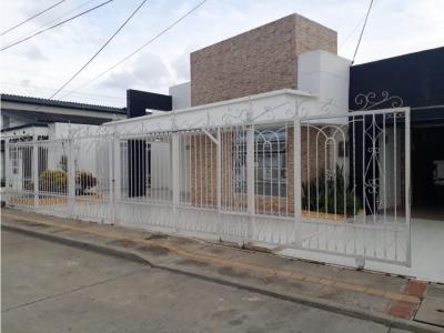 Se vende casa en el barrio Risaralda, Montería, 308 mt2, 3 habitaciones