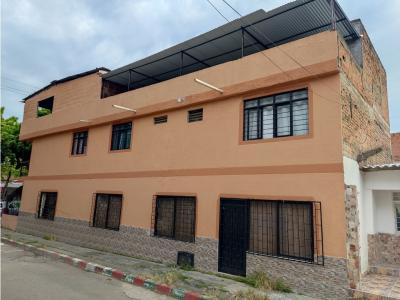 Vendo casa bifamiliar esquinera en Guabal Cali, 286 mt2, 7 habitaciones