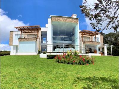 Vendo Casa en Chía Parcelación Villas de Yerbabuena, 350 mt2, 3 habitaciones