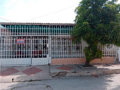 Inmueble en venta en el barrio Los Almendros, 147 mt2, 4 habitaciones