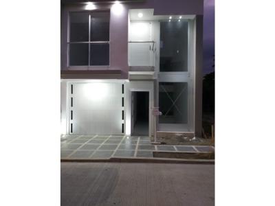 Casa Nueva en Venta Barrio Laureles de Cartago Valle, 210 mt2, 4 habitaciones