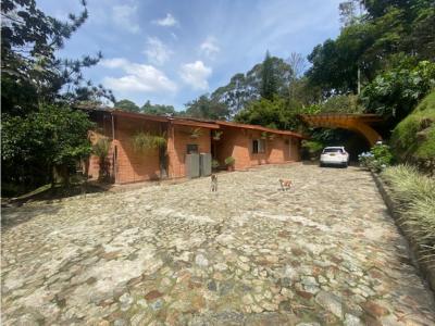 Venta Casa Independiente en la Loma del chocho , 450 mt2, 4 habitaciones