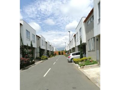 Casa en ciudad country - Jamundi - venta , 168 mt2, 3 habitaciones