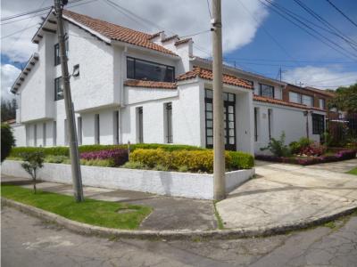 Venta Casa en Niza - Bogota, 423 mt2, 4 habitaciones